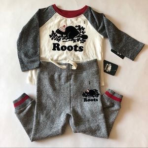 SOLD Roots buddy raglan t-shirt & fleece sweatpant